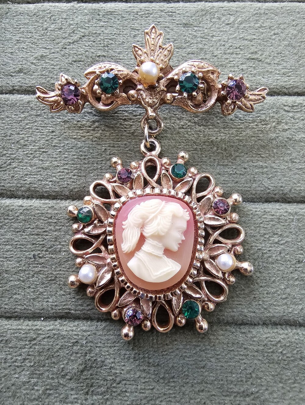 Vintage Cameo Brooch